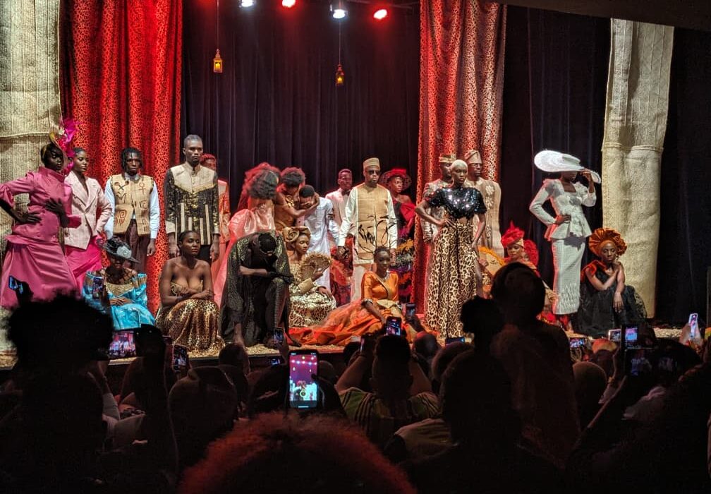 Culture & Mode : Moan Yesus sublime la culture Ekang avec sa collection Akuma à Douala