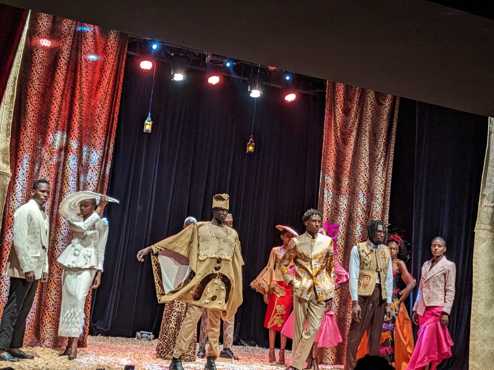 Culture & Mode : Moan Yesus sublime la culture Ekang avec sa collection Akuma à Douala