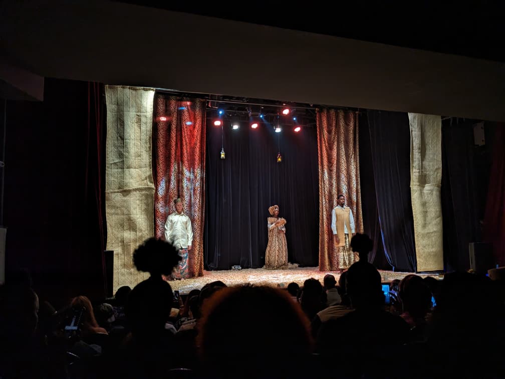 Culture & Mode : Moan Yesus sublime la culture Ekang avec sa collection Akuma à Douala